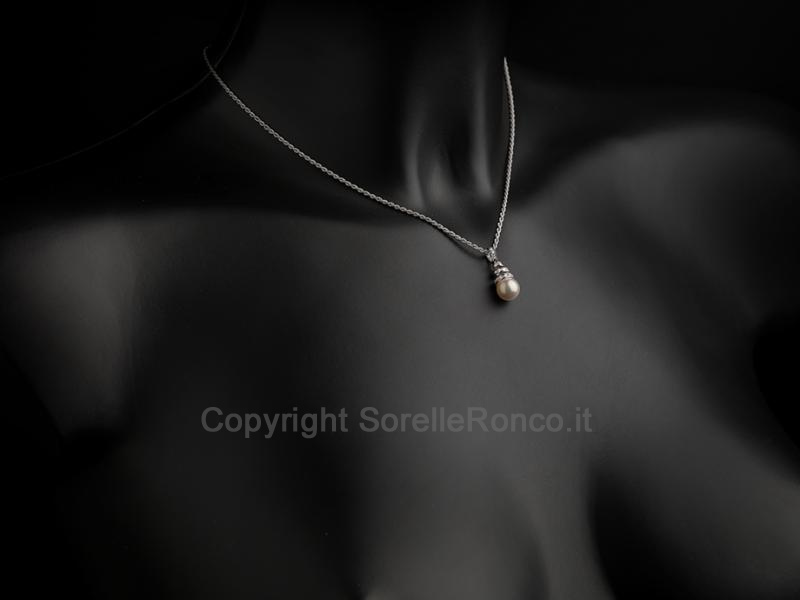 GIROCOLLO IN ORO DIAMANTI E PERLA Ø 8 MM